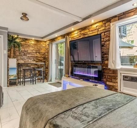 Brooklyn Spacious Space With Private Entrance, Bathroom, & Backyard - Full-Kitchen Ню Йорк Екстериор снимка