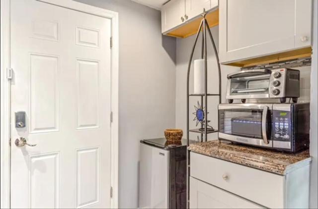 Brooklyn Spacious Space With Private Entrance, Bathroom, & Backyard - Full-Kitchen Ню Йорк Екстериор снимка