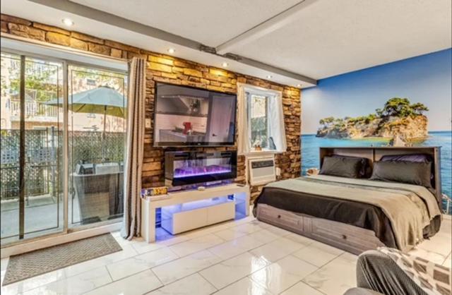 Brooklyn Spacious Space With Private Entrance, Bathroom, & Backyard - Full-Kitchen Ню Йорк Екстериор снимка