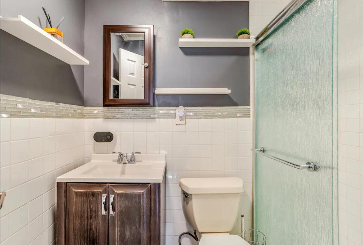 Brooklyn Spacious Space With Private Entrance, Bathroom, & Backyard - Full-Kitchen Ню Йорк Екстериор снимка
